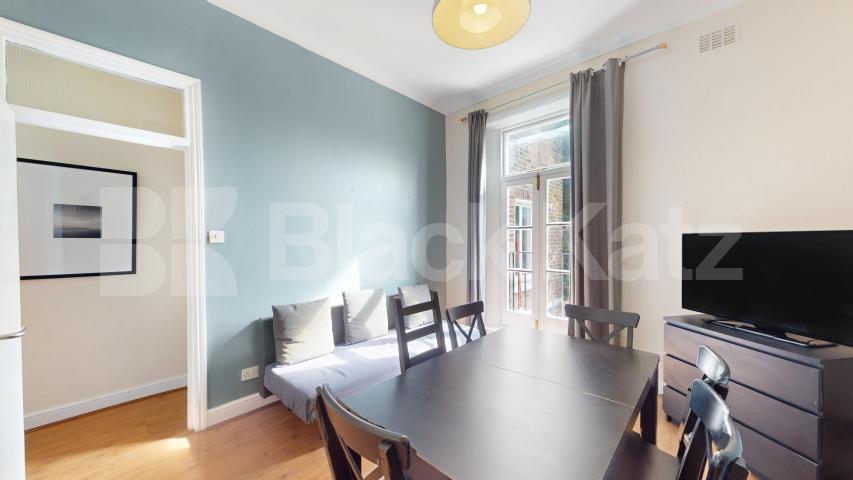 Stylish 3 bedroom flat on quiet residential street in Camden  Rochester Road, Camden